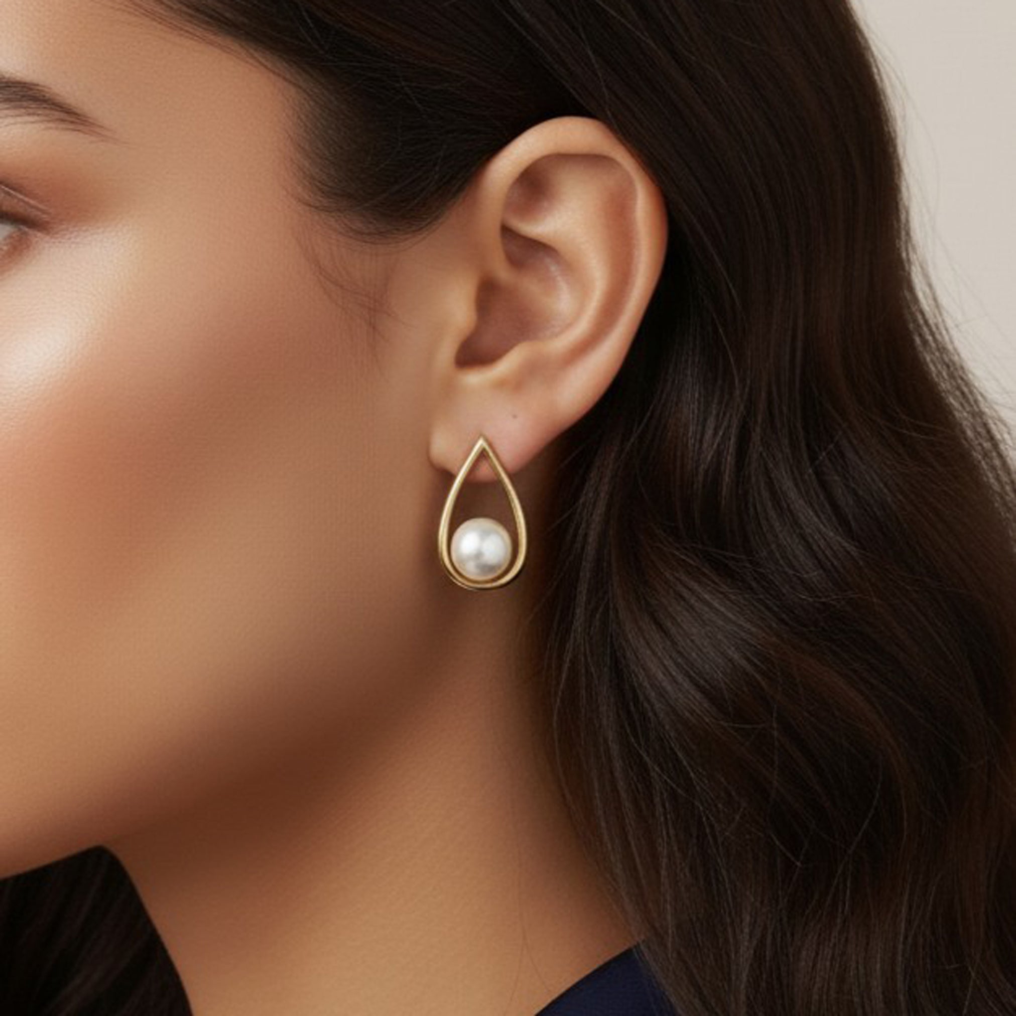 Modern Teardrop Pearl Earrings