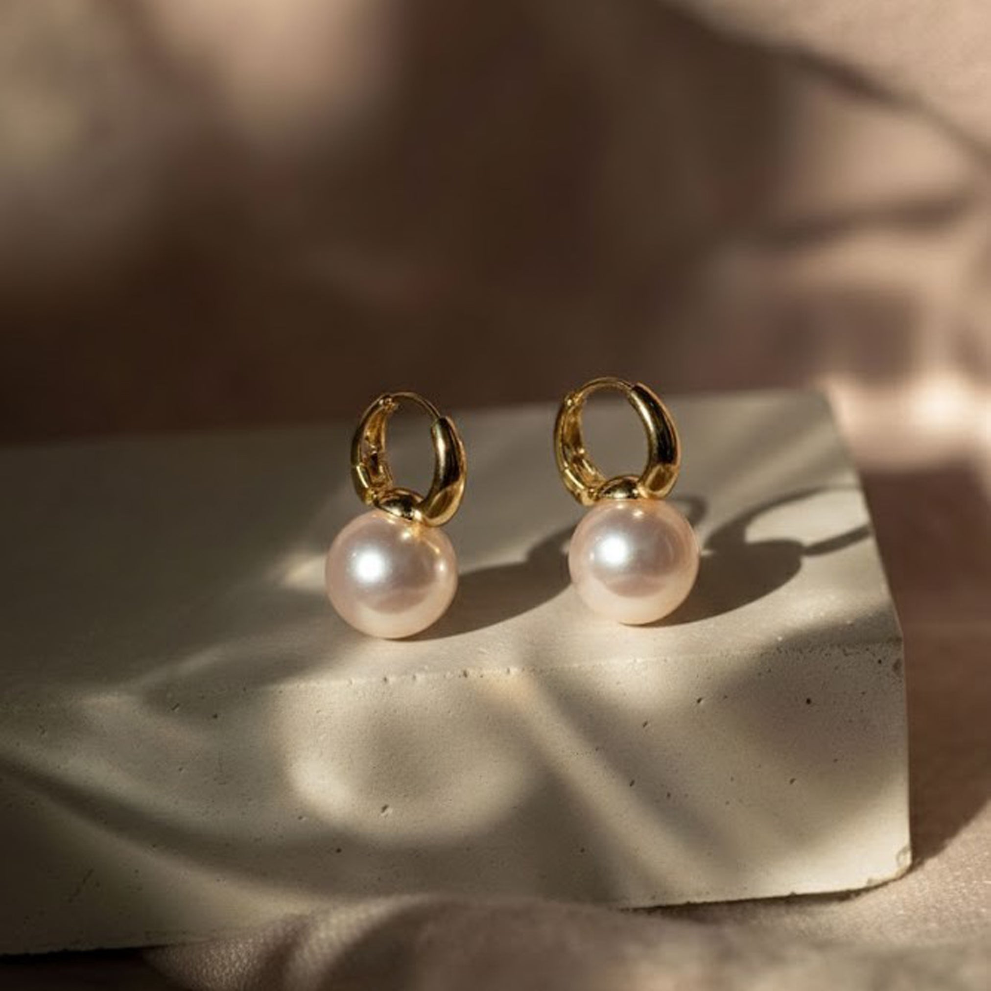 Floating Pearl Huggies