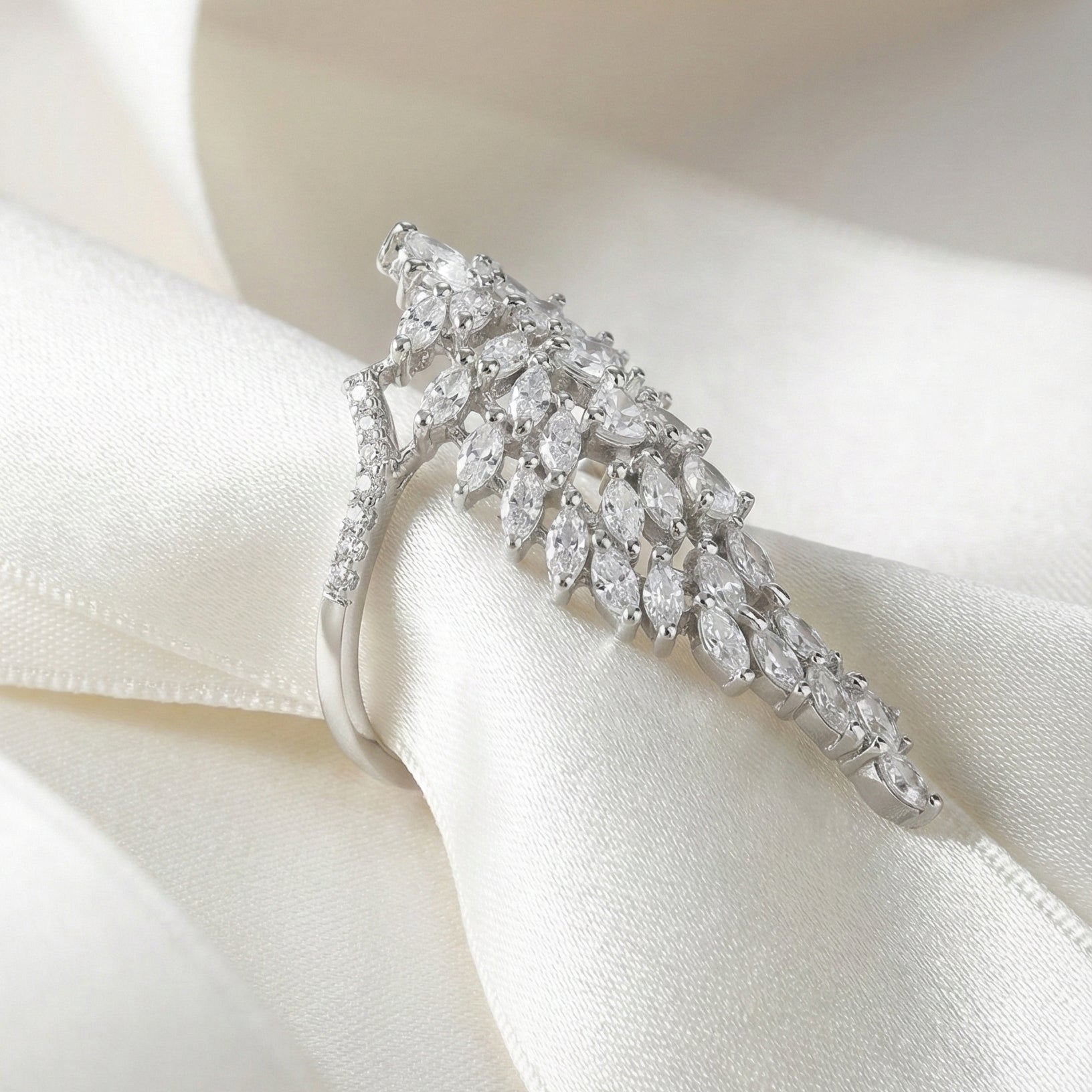 The Frosty Leaf Ring