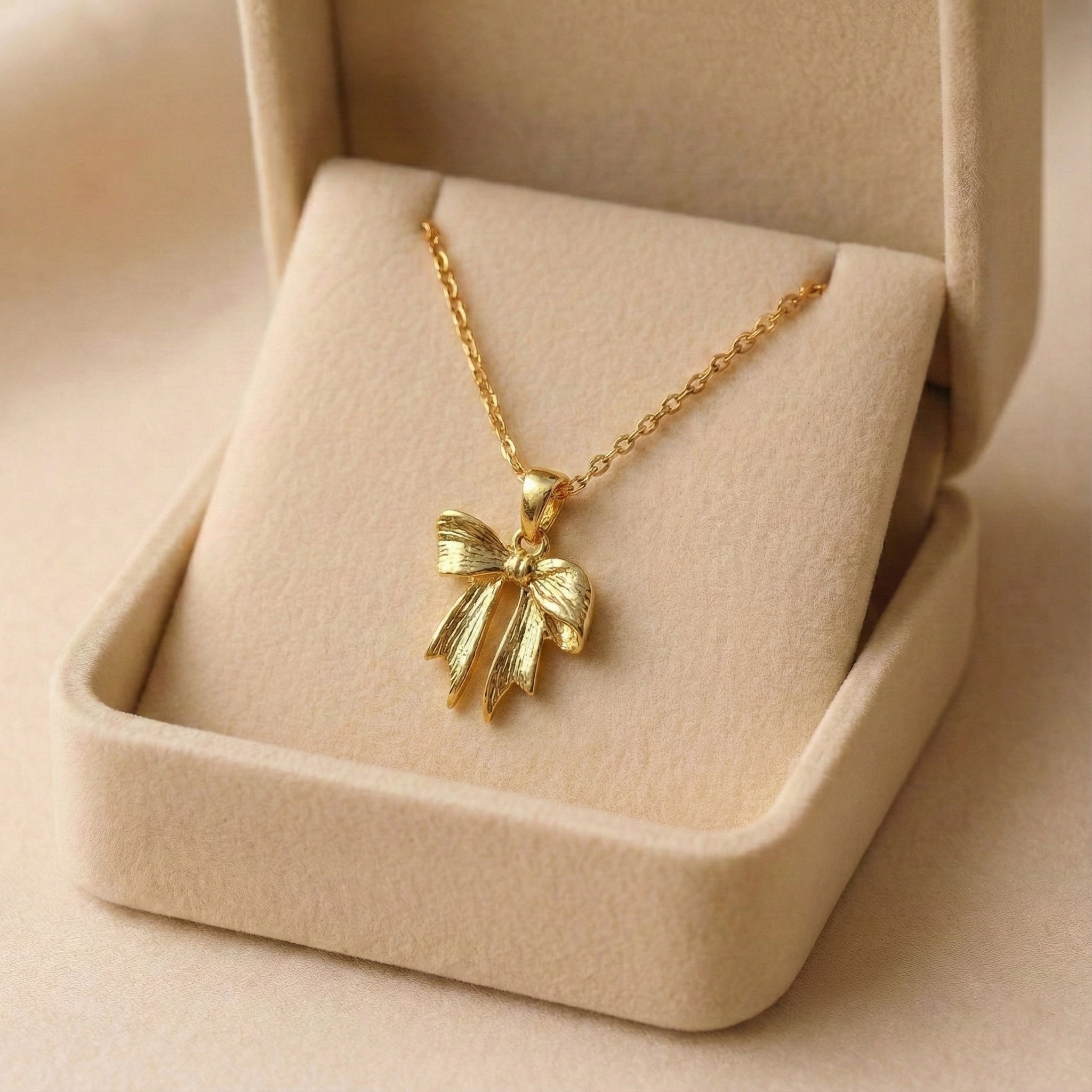 Classic Ribbon Charm