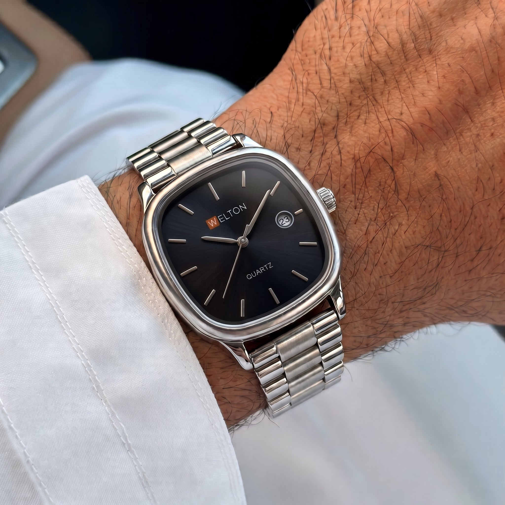 Welton Sleek Cushion Black Date Edition